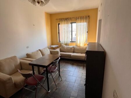 Shitet Apartament Duplex pranë Shkollës Bajram Curri