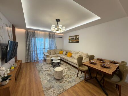 🏡 Shitet apartament 2+1+2 me ballkon  📍 Pranë Pallatit me Shigjeta💰 Çmimi: 255.000 €