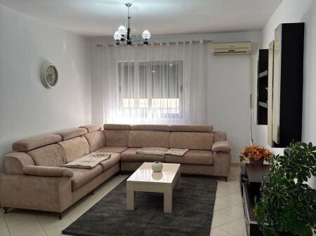Appartamento 3+1 in affitto ad Astir !