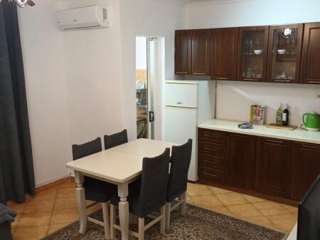 JEPET APARTAMENT ME QERA 1+1, ALI DEMI
