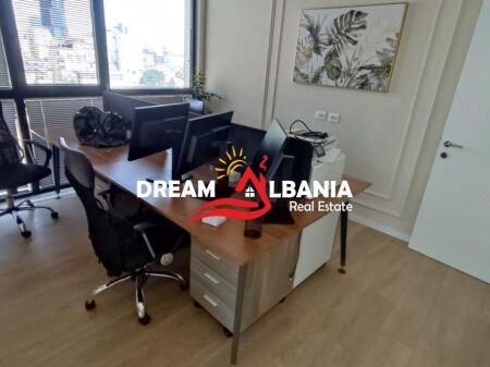 Ufficio in affitto in Via Mine Peza presso Golden Tower (ID 42215496)