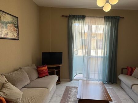 Apartament 2+1 me qera, Globe , perballe Kompleksit Delijorgji.