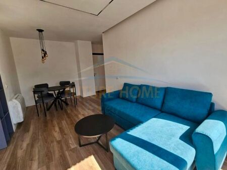 Qera, Apartament 2+1+2, Ish Tregu Elektrik, Tiranë.