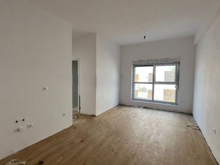 SHITET APARTAMENT 1+1 TEK KOMPLEKSI KADIU-ALI DEMI