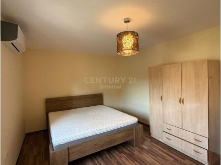 Apartament 1+1 me qira tek Tregu Elektrik
