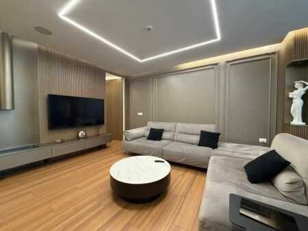 Shitet, Apartament 2+1+2, Rruga e Kavajes, Tiranë