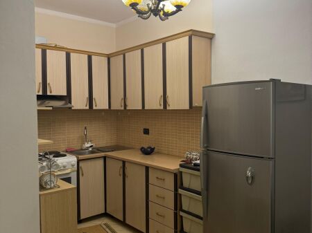 Qera | Apartament 1 + 1 | Rruga Loni Ligori | 400 €/muaj