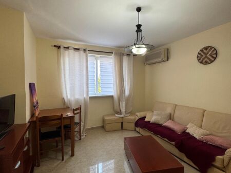 Jepet me Qira Apartament 1+1 – Mozaiku i Tiranës