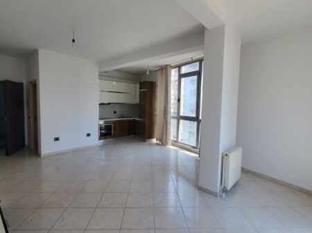Shitet Apartament 2+1+2 tek Kompleksi Kika 2 , Komuna e Parisit .