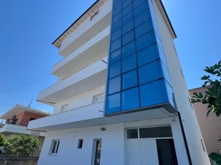 Shitet Vilë 5-Katëshe pranë Galaktikut, Durrës